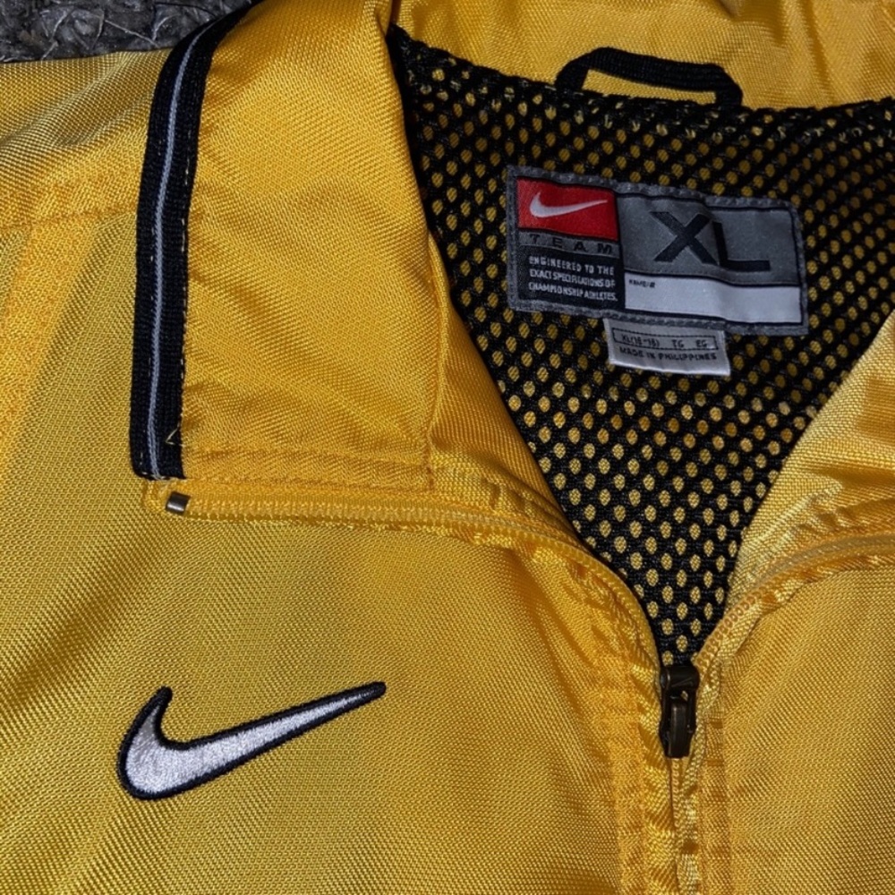Nike Vintage Jacket - Picture 2 of 3